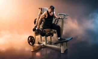 Built strong – der PURE KRAFT Beinstrecker stehend