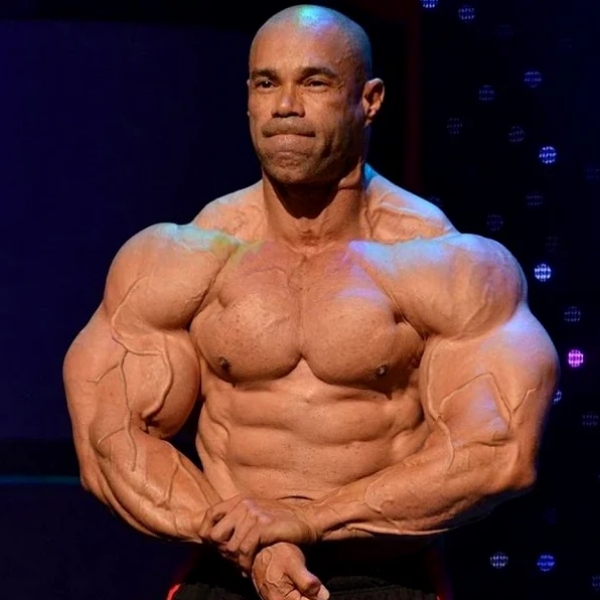 FIBO: Core Health & Fitness und die Legende Kevin Levrone 